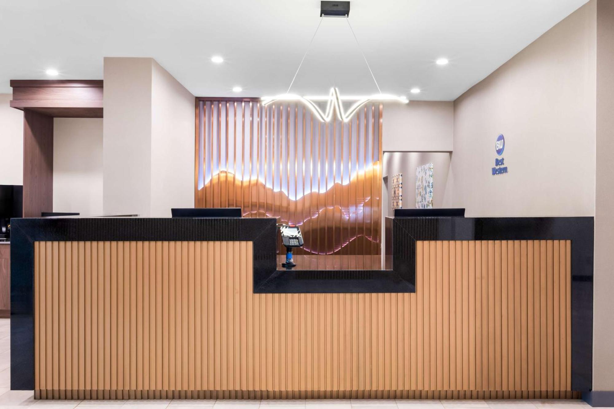 Best Western Niantic - New London, Mystic Area Exterior photo