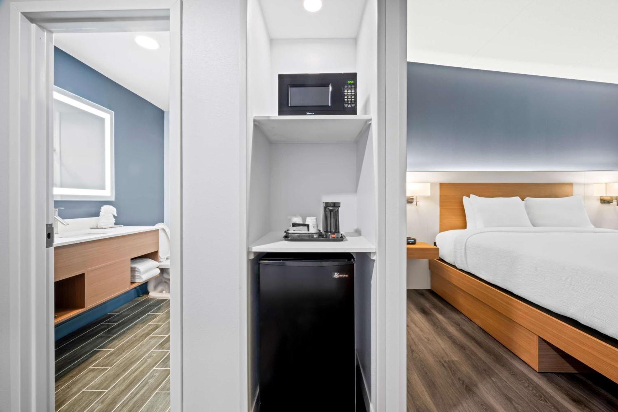 Best Western Niantic - New London, Mystic Area Exterior photo