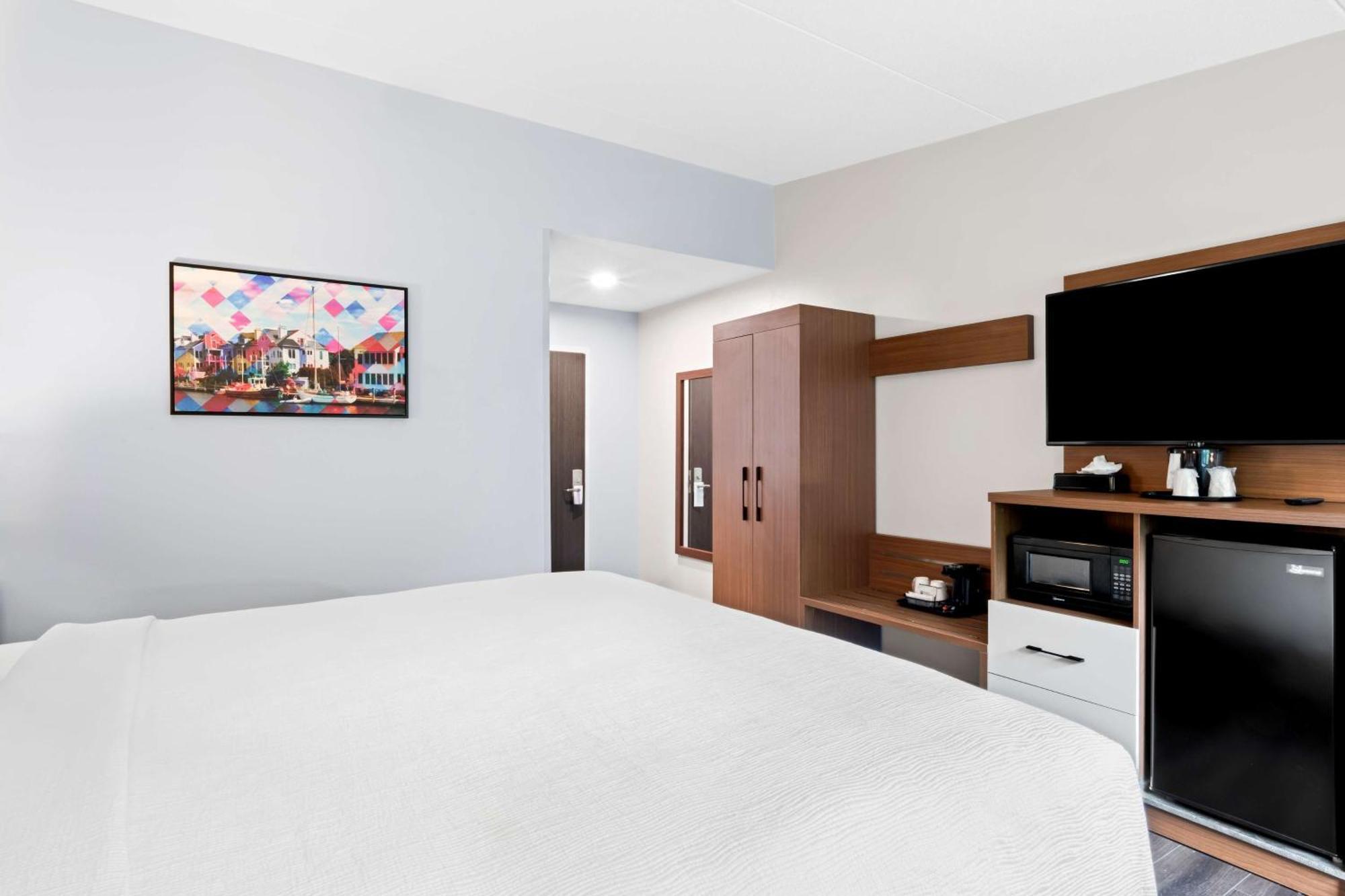 Best Western Niantic - New London, Mystic Area Exterior photo